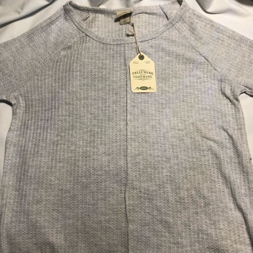 🆕 Telluride clothing company, oatmeal colored Thermal top (86)